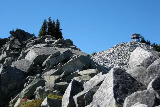Boulder field below the Granite Mountain lookout in late September