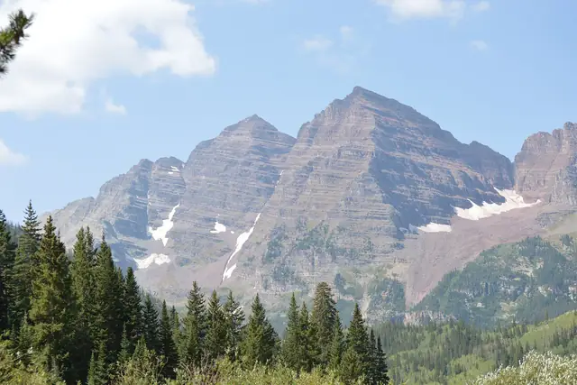 The Maroon Bells from Crater Lake in late August