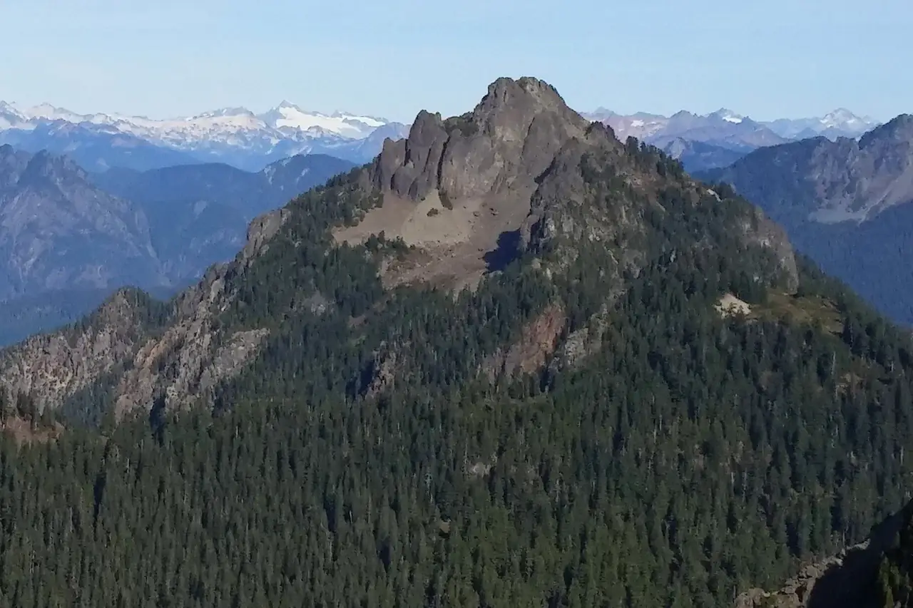 Mount Forgotten seen from Mount Dickerman in mid October