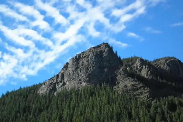 The cliff of Rattlesnake Ledge seen from Rattlesnake Lake in February